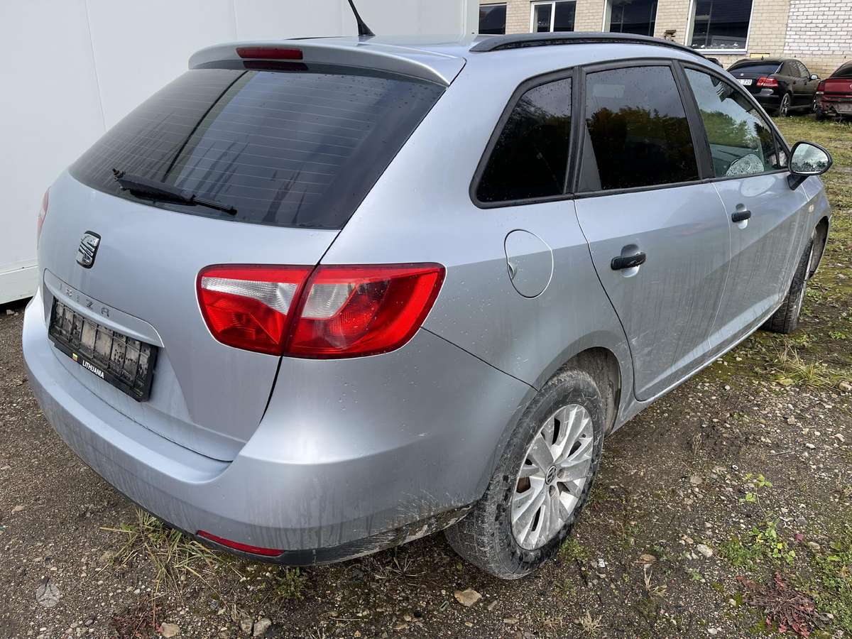 Seat Ibiza dalimis