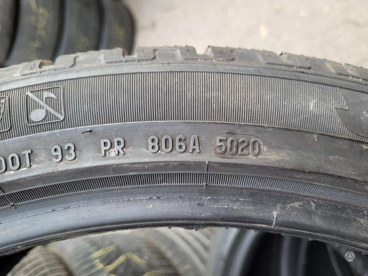 Pirelli +275/35-22, winter 315/30 R22