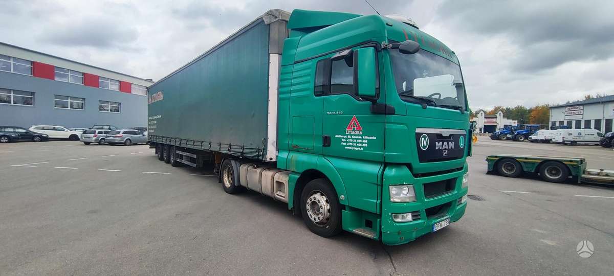 MAN TGX 18.440 MEGA su Puspriekabe, double sleeper