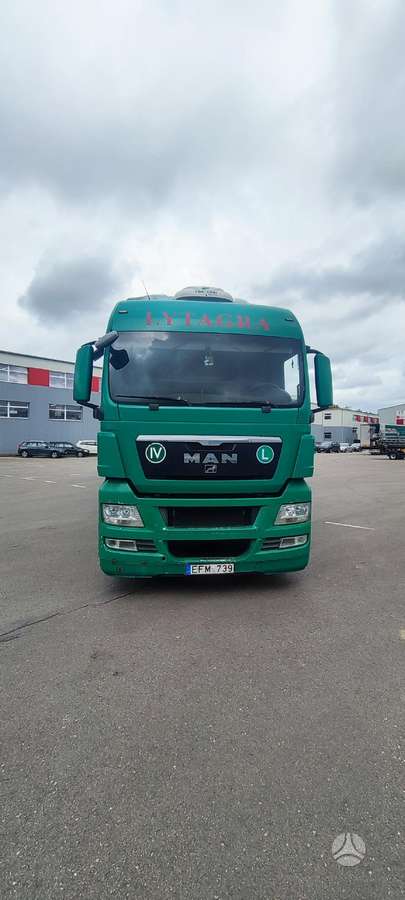 MAN TGX 18.440 MEGA su Puspriekabe, double sleeper