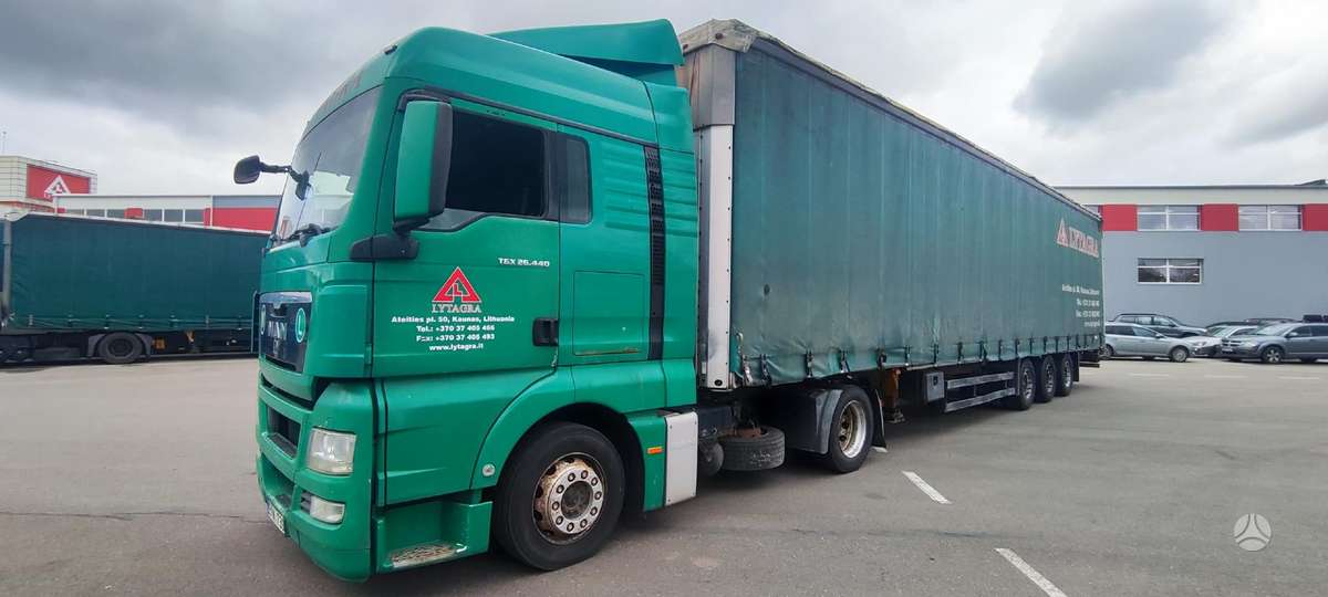 MAN TGX 18.440 MEGA su Puspriekabe, double sleeper