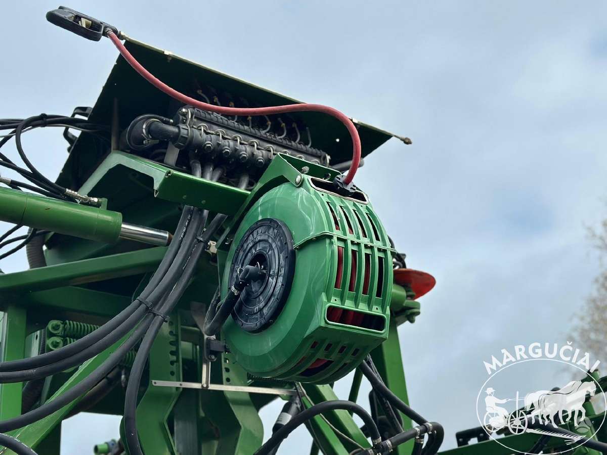 Amazone UX 3200, 3200 ltr, 24 - 28 m, sprayers