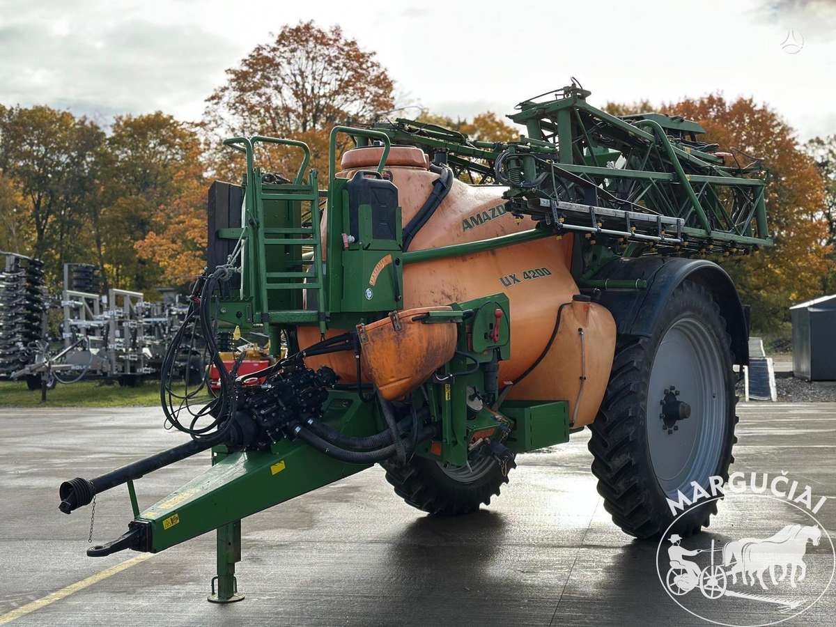Amazone UX 4200, 4200 ltr, 28 m, sprayers