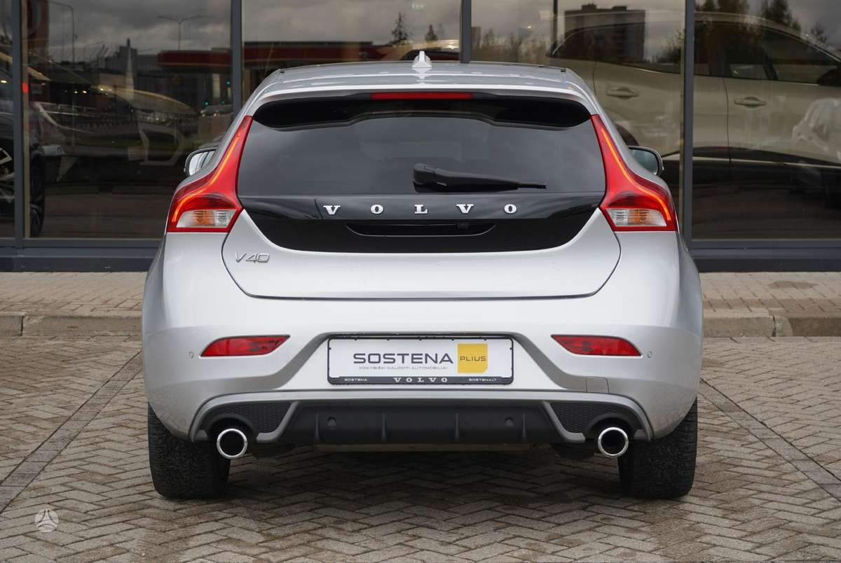 Volvo V40, 2.0 l., Хэтчбек