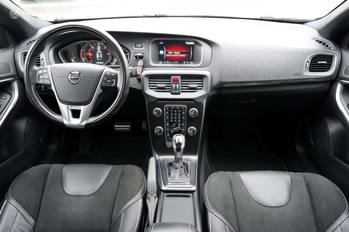 Volvo V40, 2.0 l., Хэтчбек