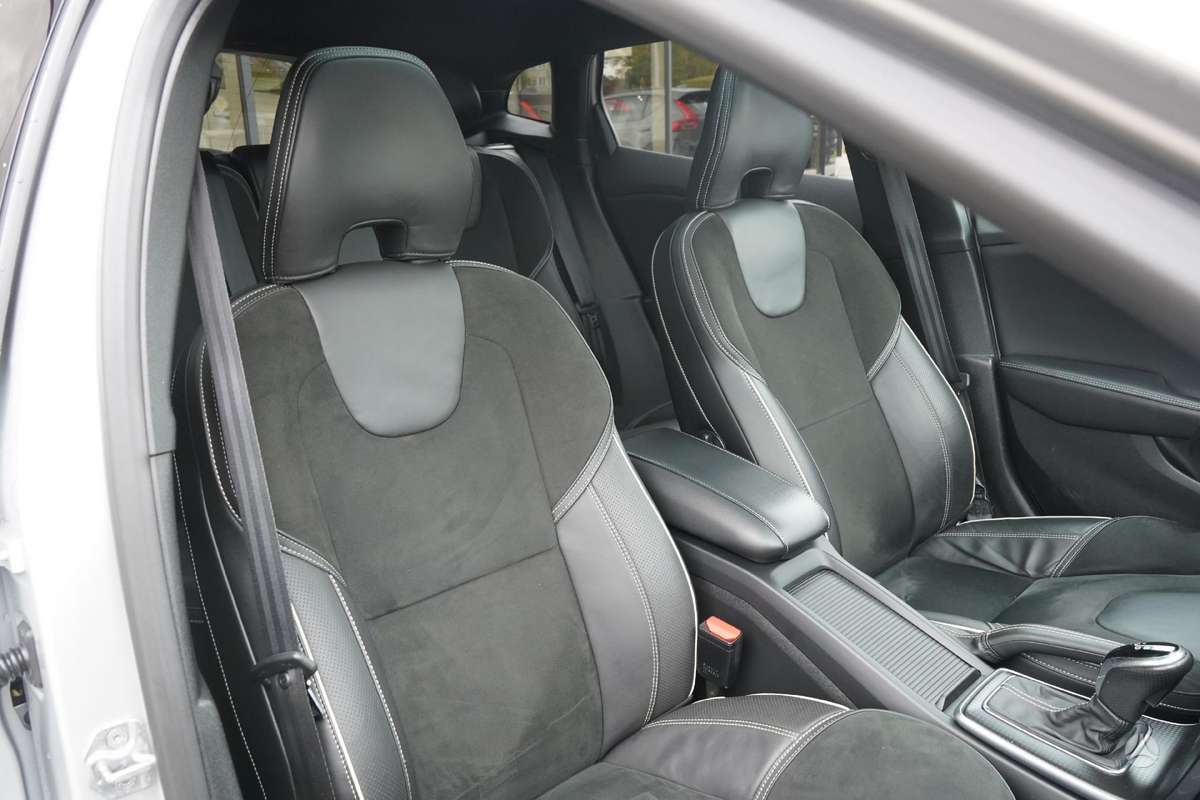 Volvo V40, 2.0 l., hatchback