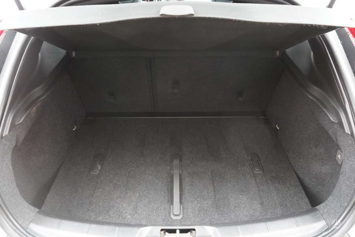 Volvo V40, 2.0 l., Хэтчбек