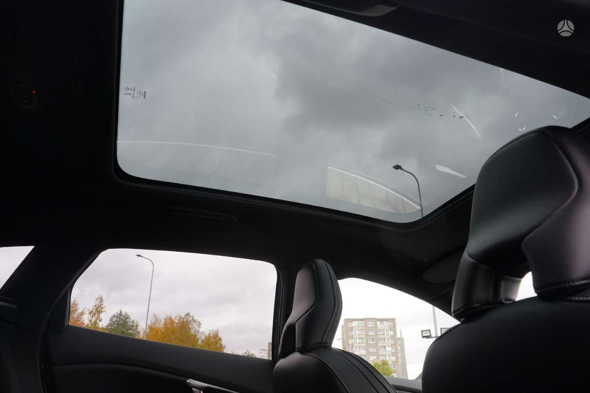 Volvo V40, 2.0 l., hatchback