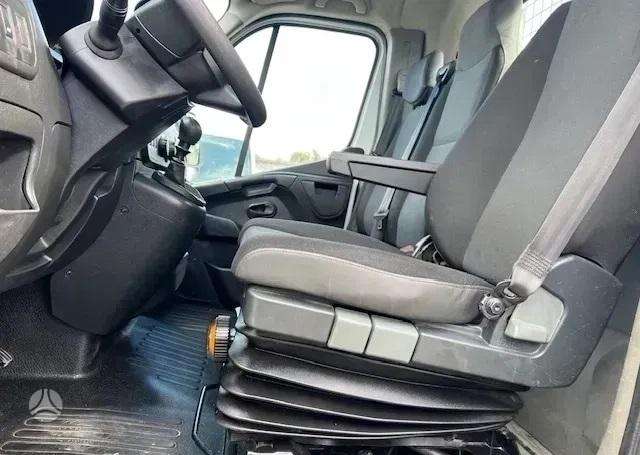 Renault Master, bortu