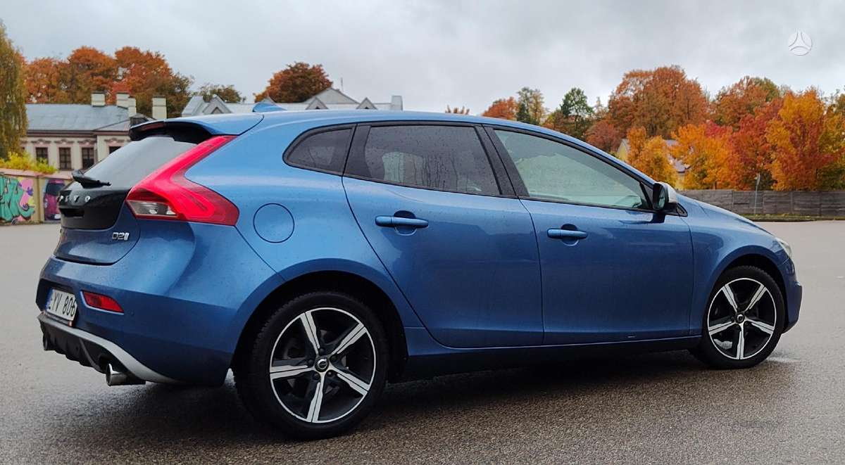 Volvo V40, 2.0 l., hatchback
