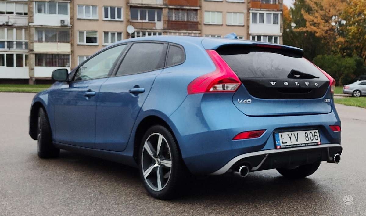 Volvo V40, 2.0 l., hatchback