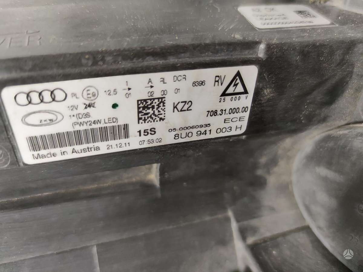 Audi Q3, 8U0941003H, lights