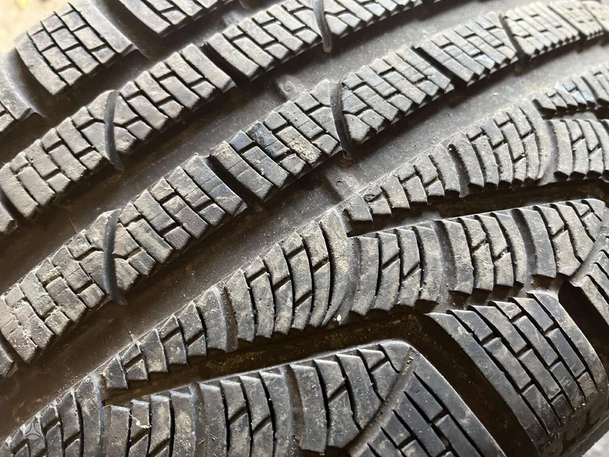 Pirelli SottoZero2, зимние 255/40 R20