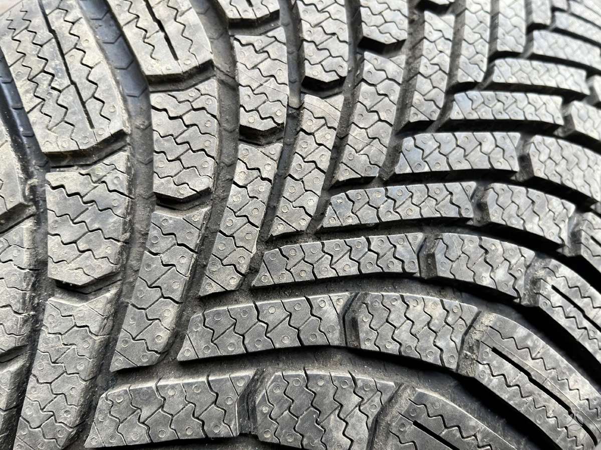 Bridgestone Blizzak 6, winter 245/40 R20