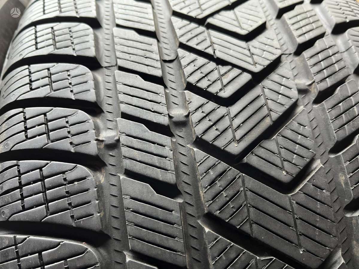 Pirelli Scorpion Winter, всесезонные 275/40 R20