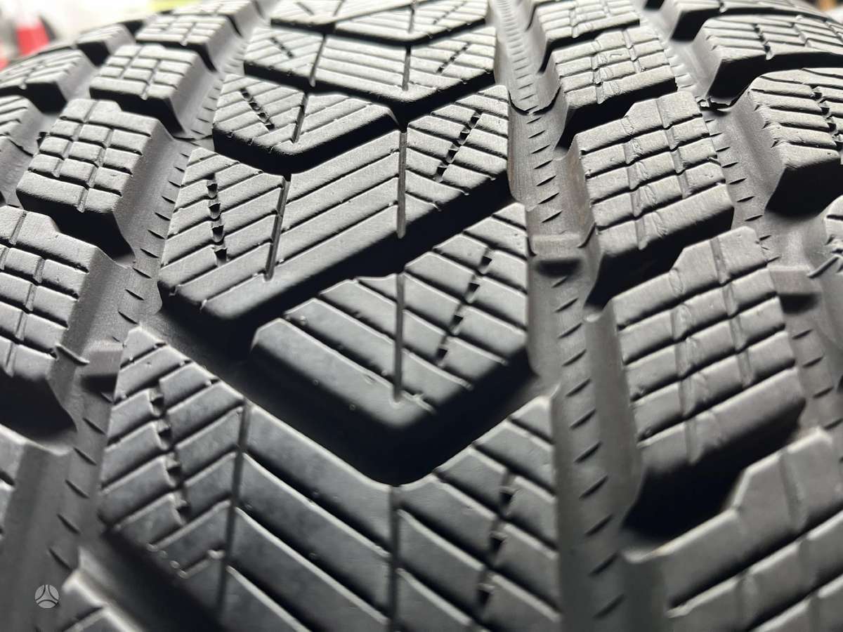 Pirelli Scorpion Winter, universalios 275/40 R20