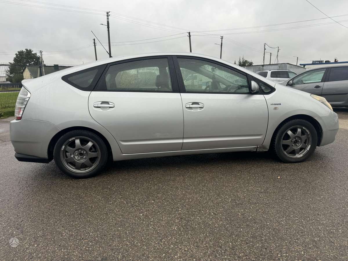Toyota Prius, 1.5 l., Хэтчбек