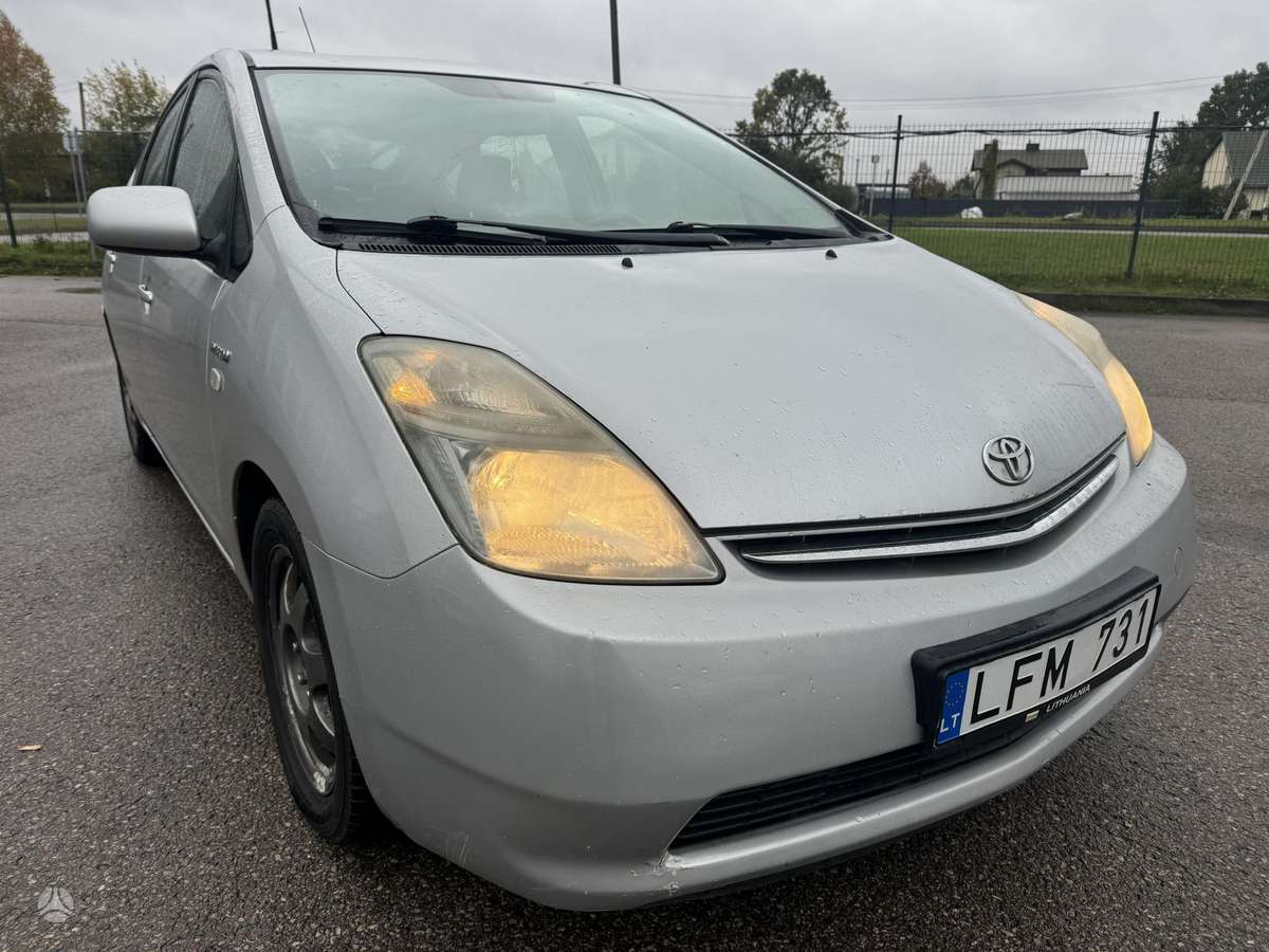 Toyota Prius, 1.5 l., Хэтчбек