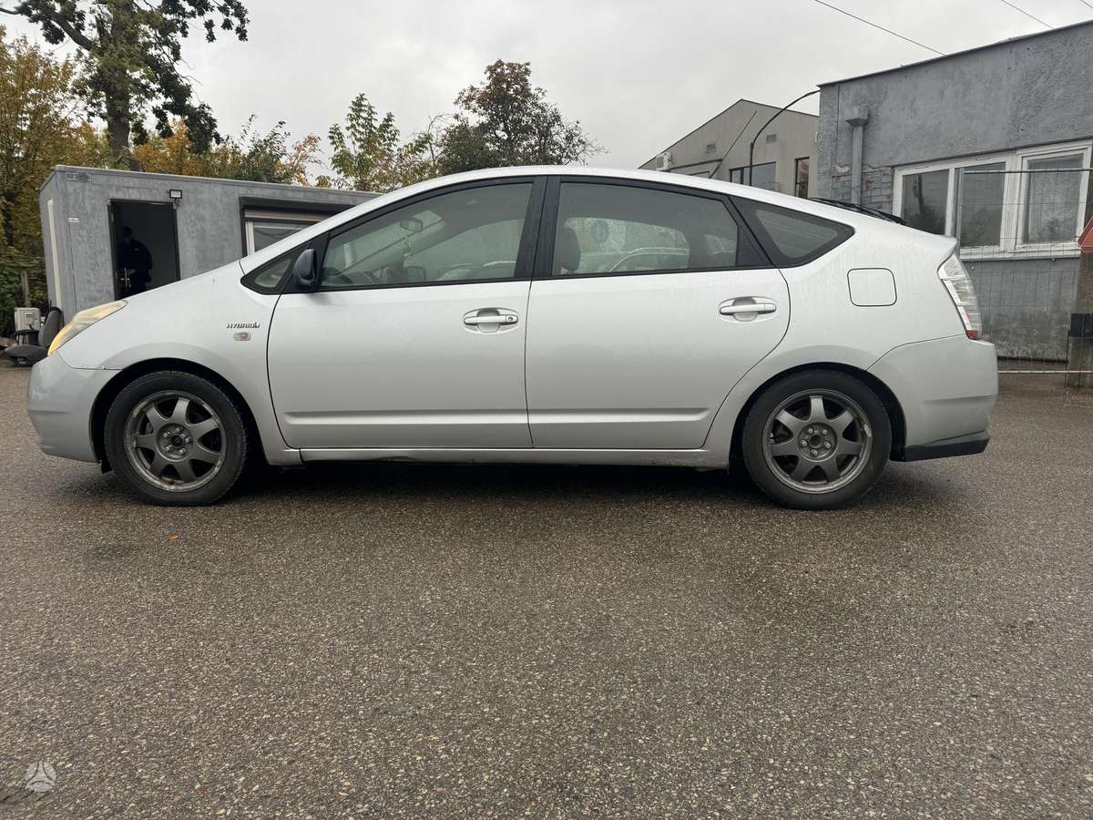 Toyota Prius, 1.5 l., Хэтчбек