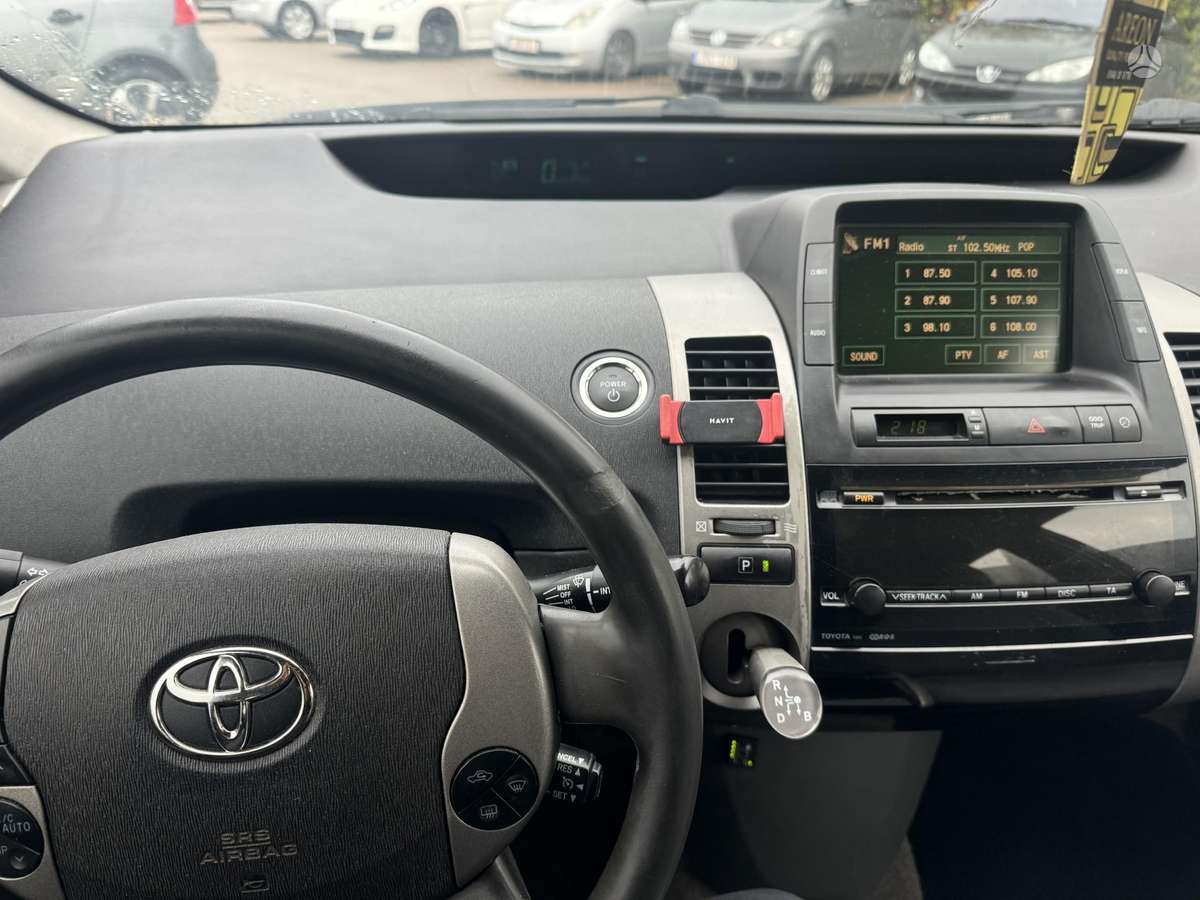 Toyota Prius, 1.5 l., Хэтчбек
