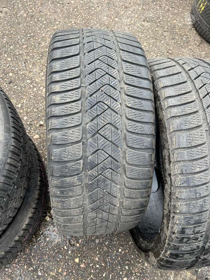 Pirelli Sottozero 3, winter 235/35 R19