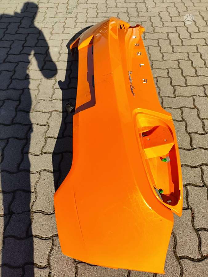 Tesla Roadster Galinis bamperis