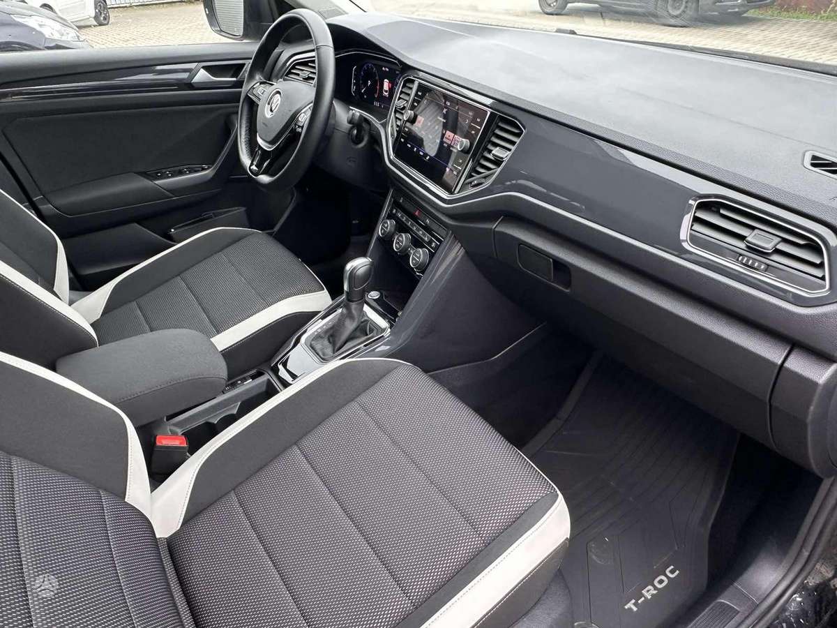 Volkswagen T-Roc - 11