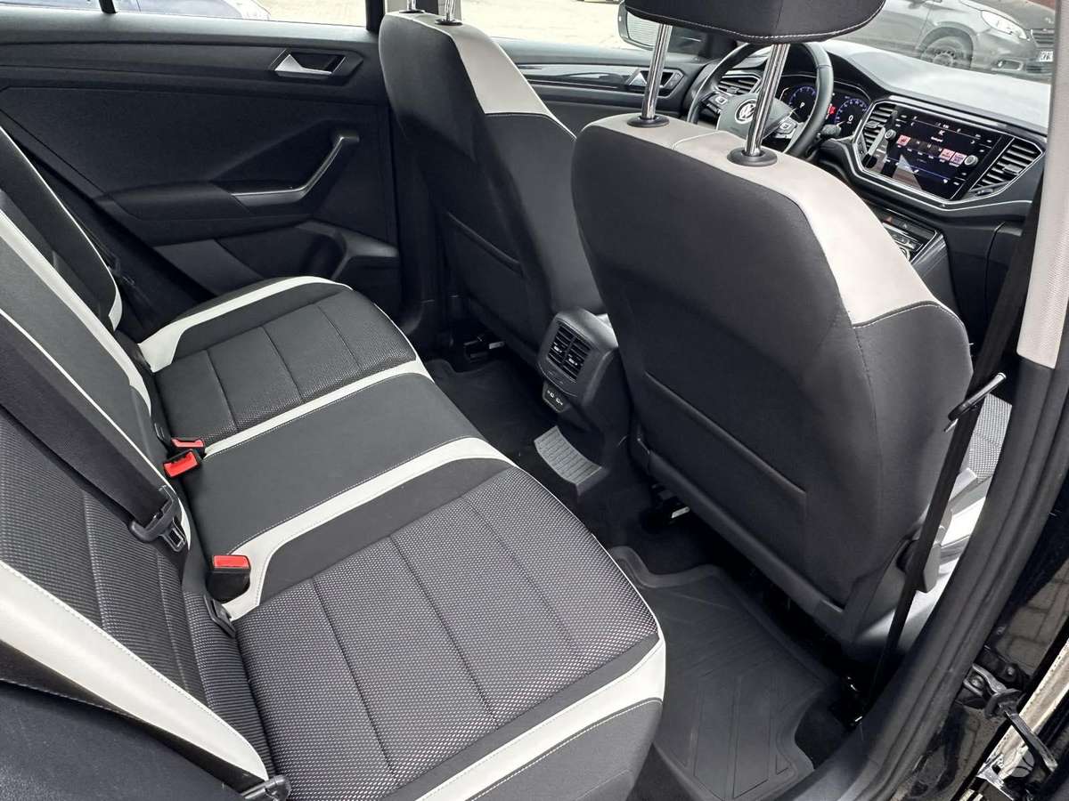 Volkswagen T-Roc - 12