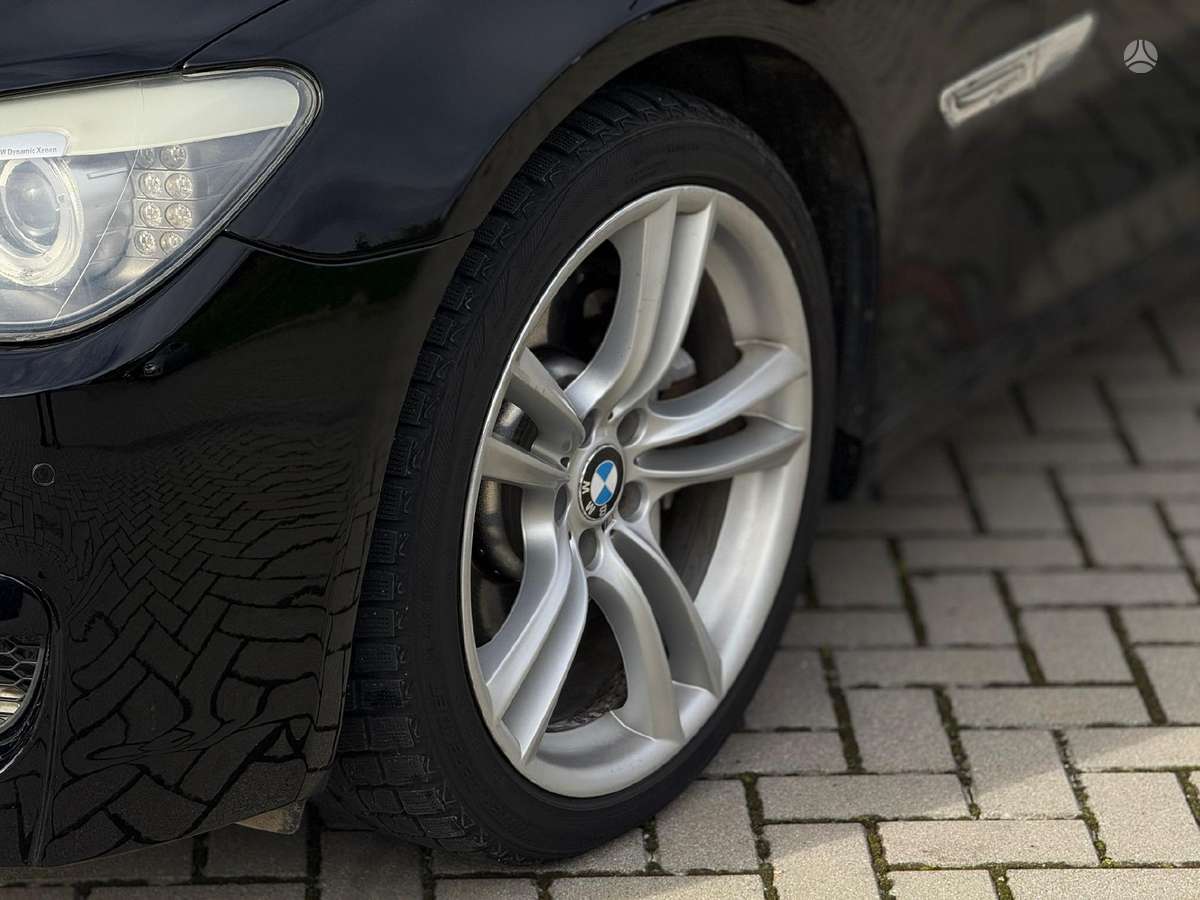 BMW 750, 4.4 l., Седан