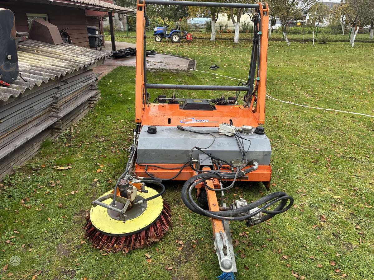 Kubota Cochet, уборочные машины