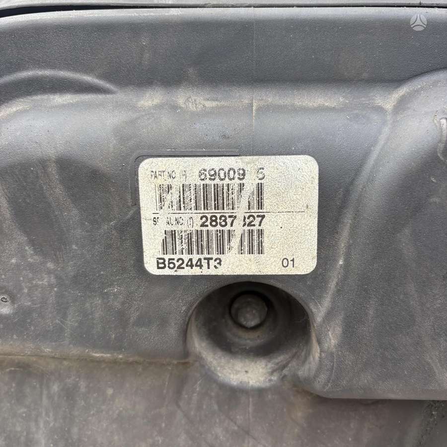 Volvo S80 engine