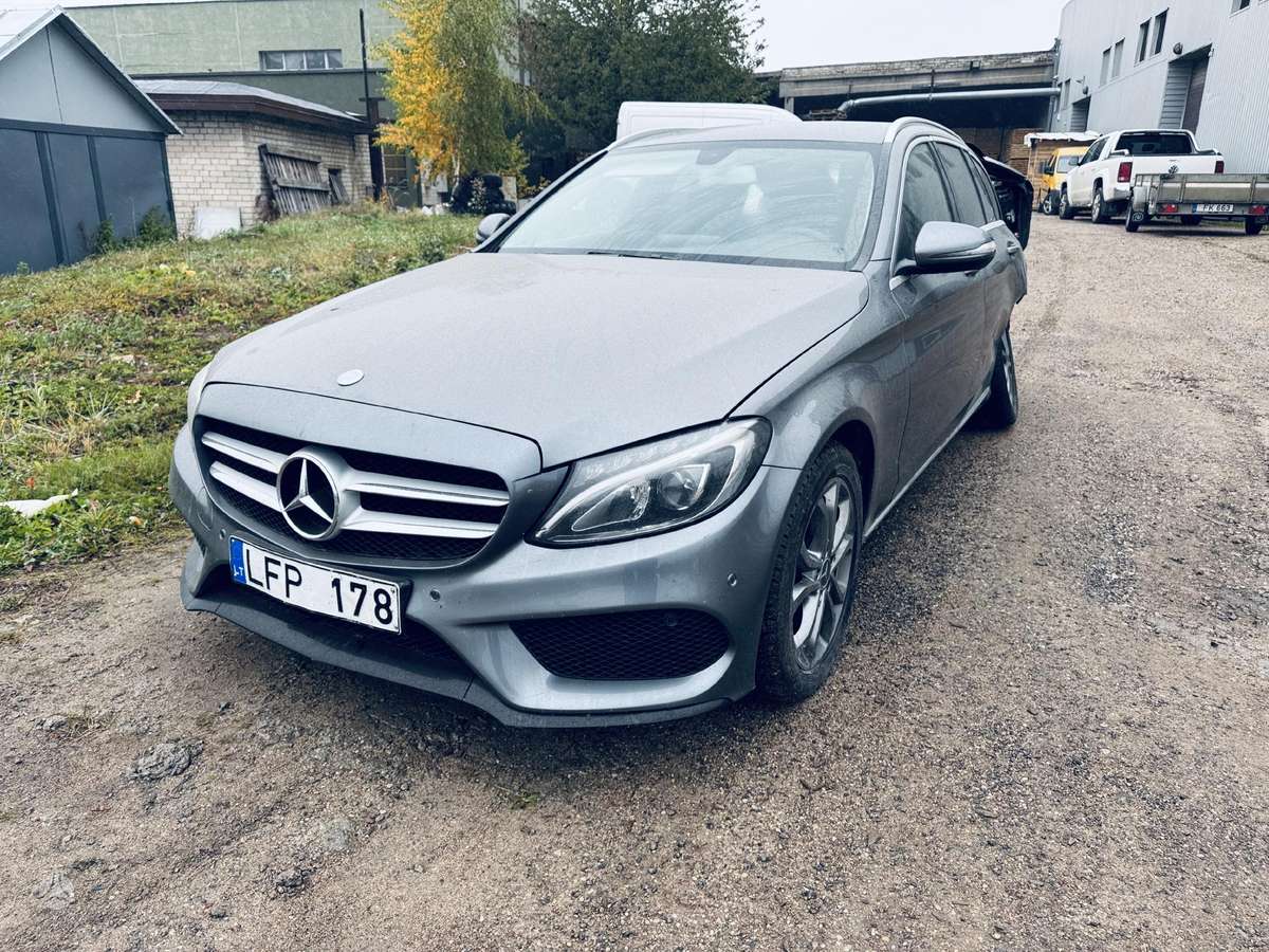 Mercedes-Benz C klasė по частям
