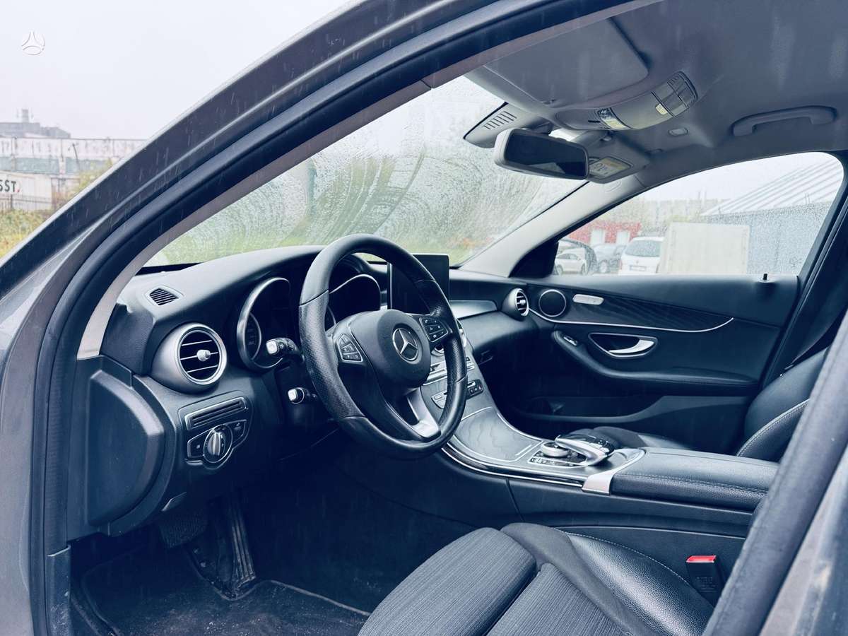 Mercedes-Benz C klasė dalimis