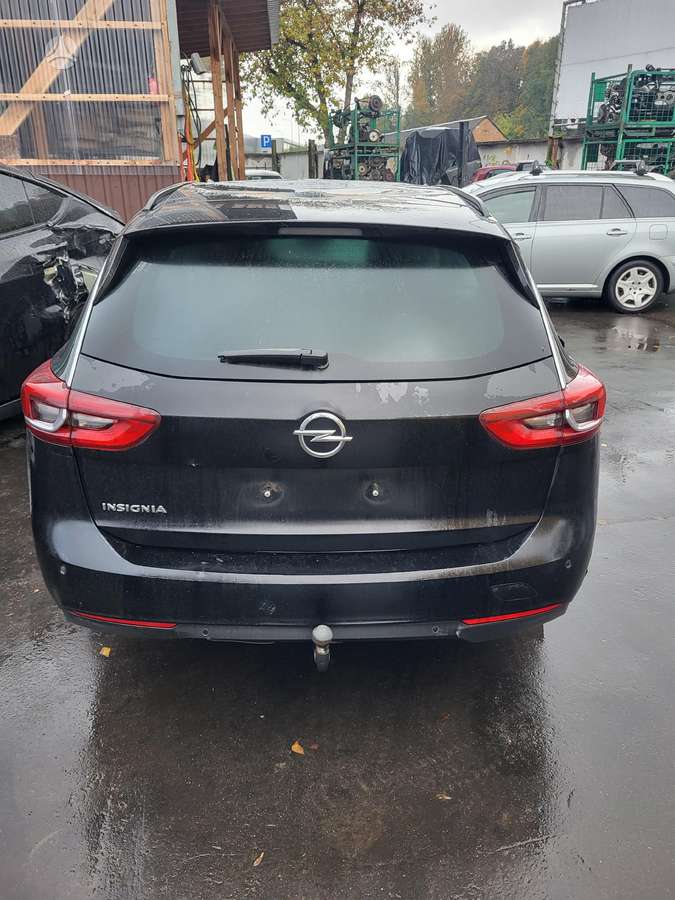 Opel Insignia dalimis