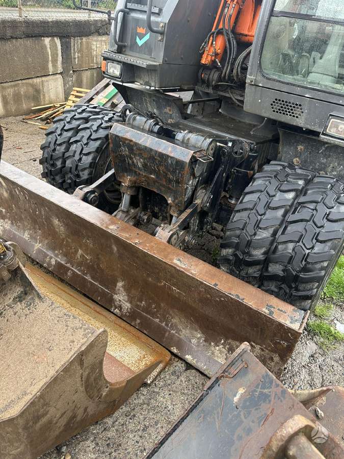 Hitachi ZX140W-3 su rotoriumi, экскаваторы