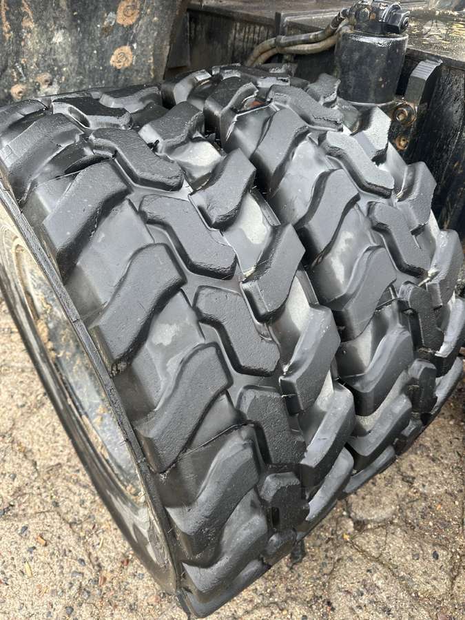 Hitachi ZX140W-3 su rotoriumi, экскаваторы