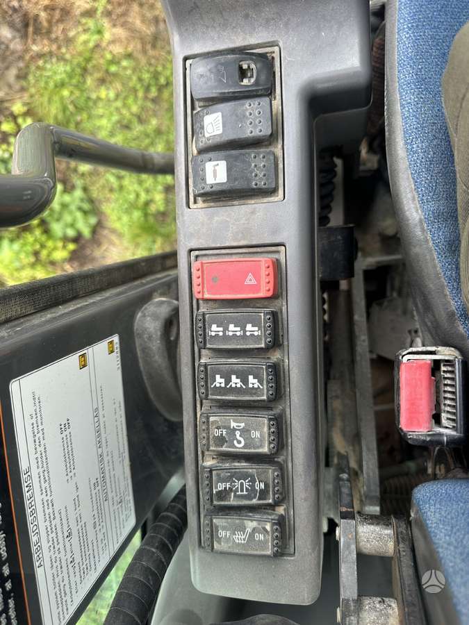 Hitachi ZX140W-3 su rotoriumi, экскаваторы