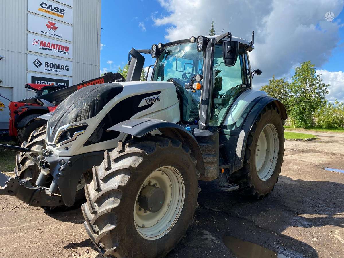 Valtra T235, tractors