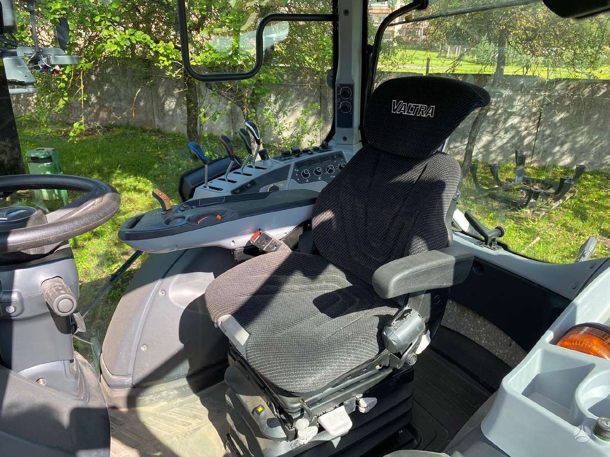 Valtra T235, тракторы