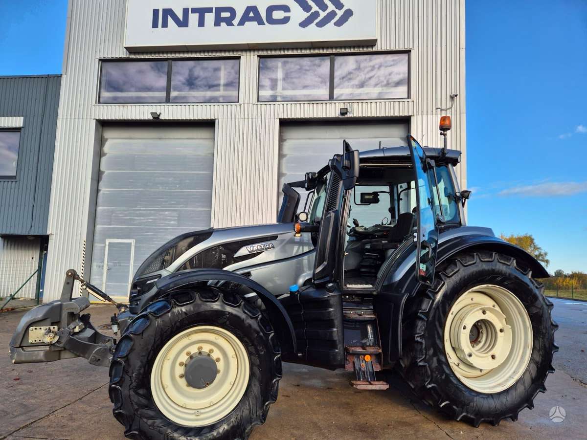 Valtra T254, tractors