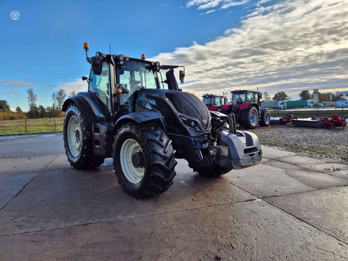 Valtra T254, tractors