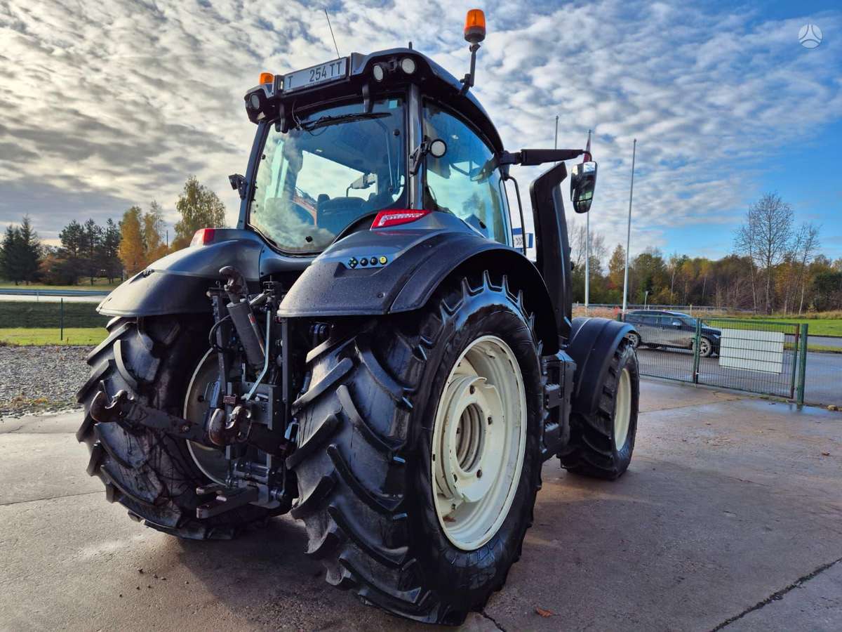 Valtra T254, tractors