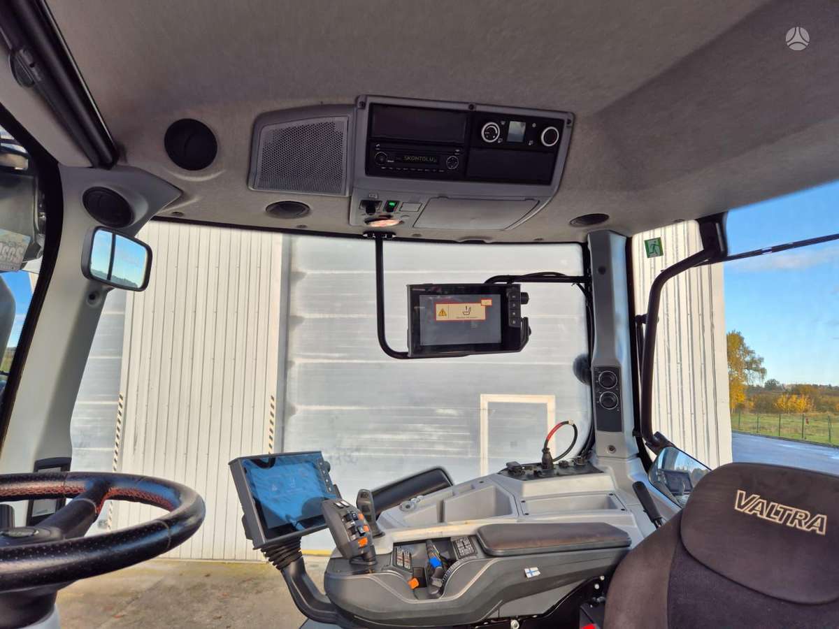 Valtra T254, tractors