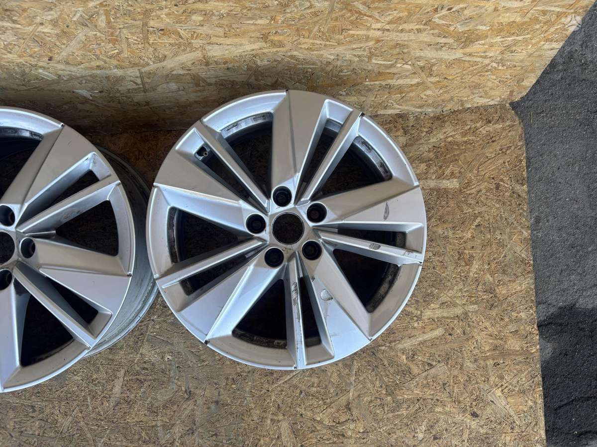 Skoda Karoq, 57A601025, Cen28404