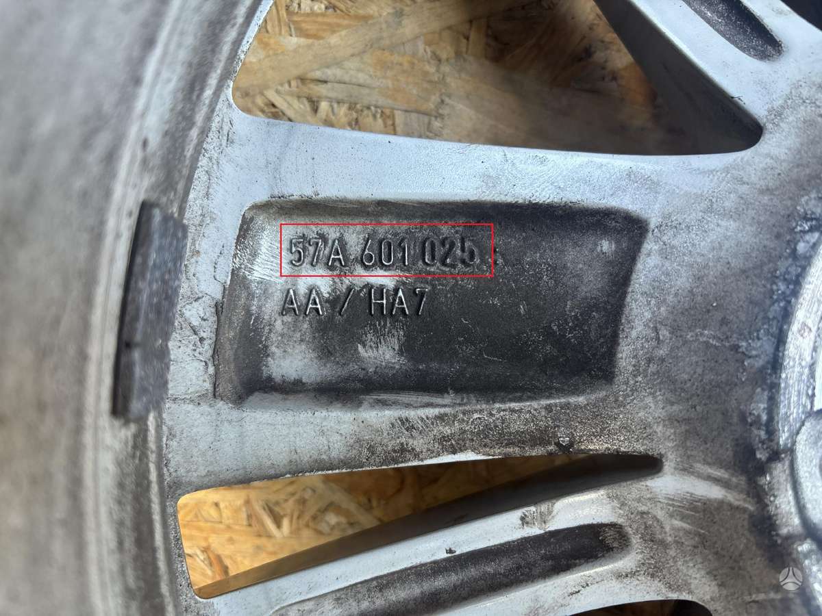 Skoda Karoq, 57A601025, Cen28404
