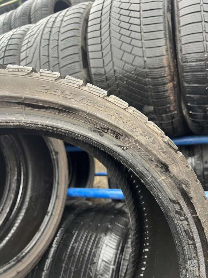 Pirelli Sottozero 3, winter 235/35 R19
