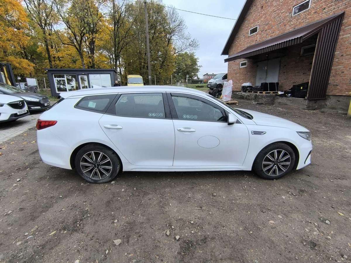 Kia Optima for parts