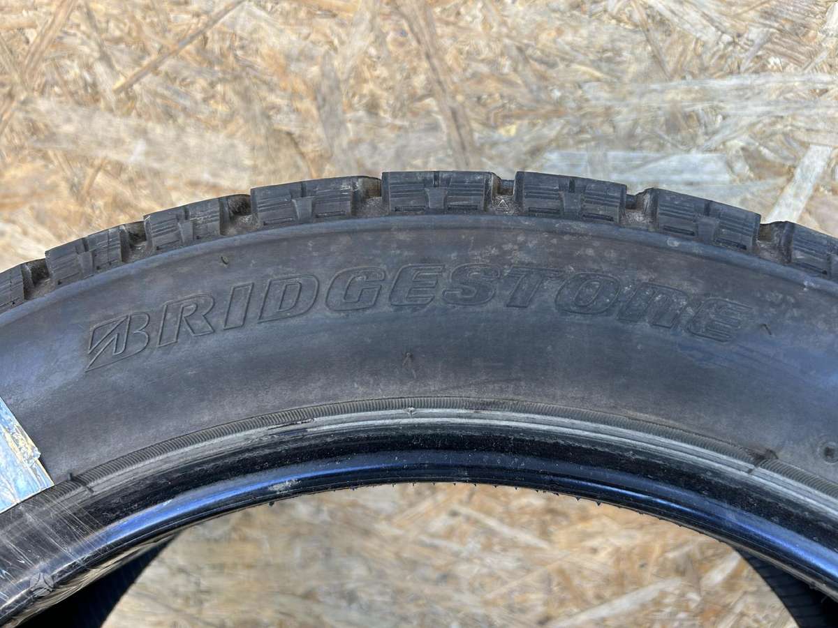 Bridgestone Blizzak VRX, žieminės 235/45 R18