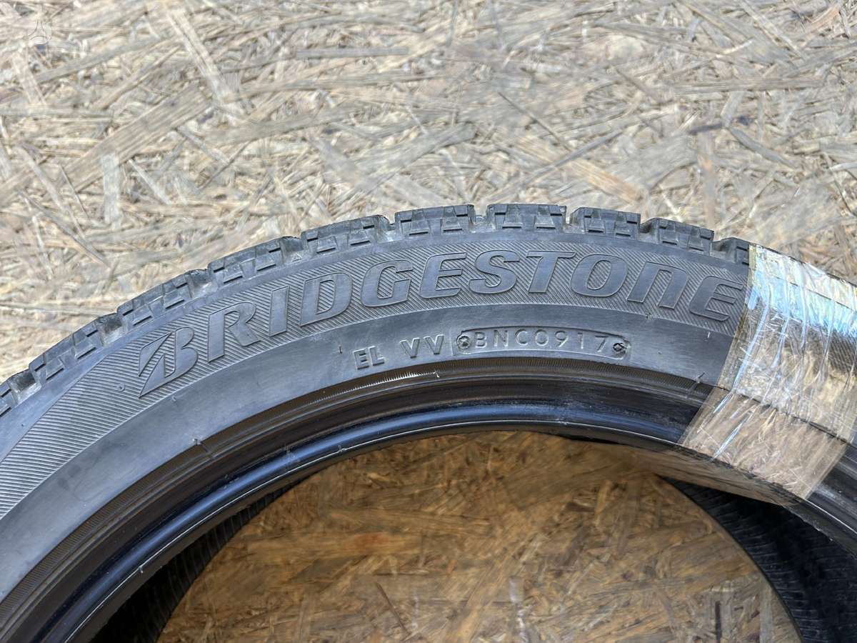 Bridgestone Blizzak VRX, žieminės 235/45 R18