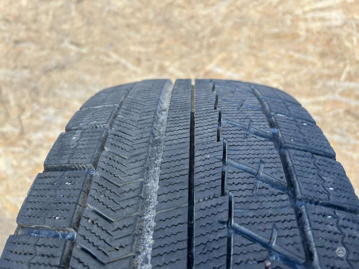 Bridgestone Blizzak VRX, žieminės 235/45 R18